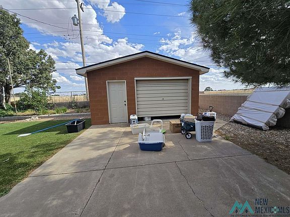 4th image of 161 Yucca Dr