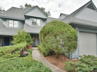 44 Forsgate Ct, Township Of Washington, NJ 07676