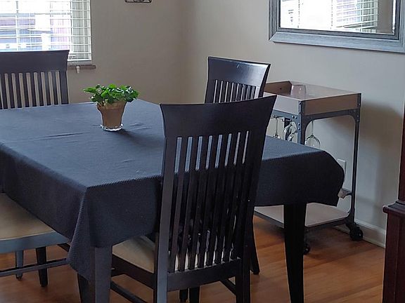 3rd image of 1784 Kings Ct APT C