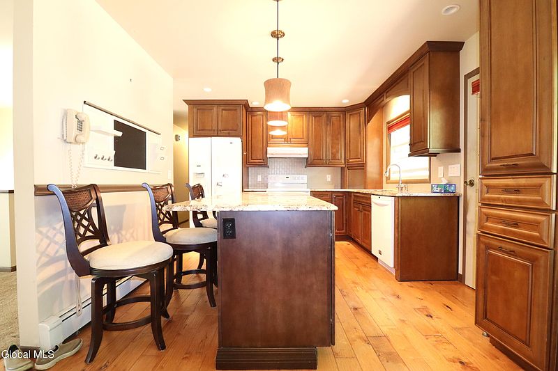 3rd image of 52 Biechman Road