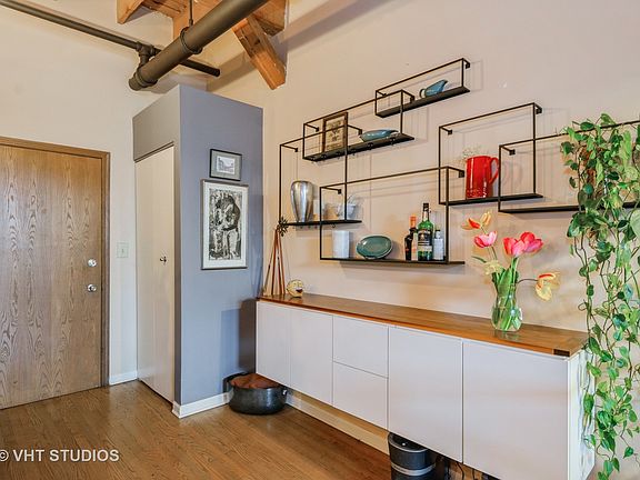 2nd image of 5235 N Ravenswood Ave APT 5