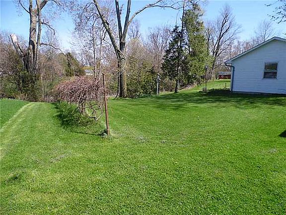 5th image of 109 S 1st St