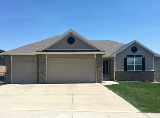 4461 NW 167th St, Clive, IA 50325