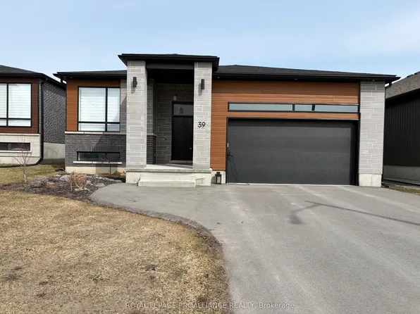39 Schmidt Way, Quinte West, ON K8V 0L6