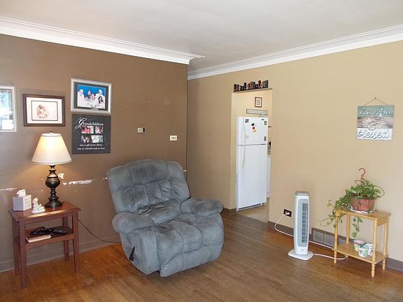 5th image of 9208 S Tulley Ave