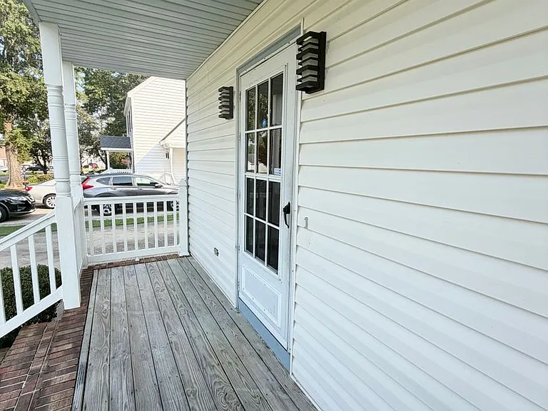 2421 Sexton Rd — Photo 3