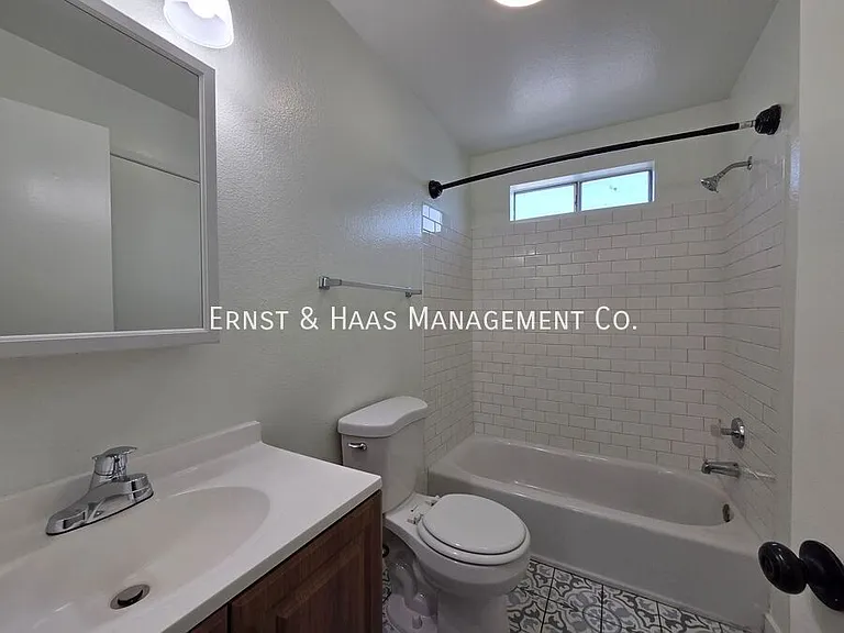 6673 Hammond Ave #G — Photo 18