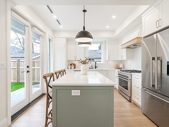 5th image of 5411 Crescent Dr #1