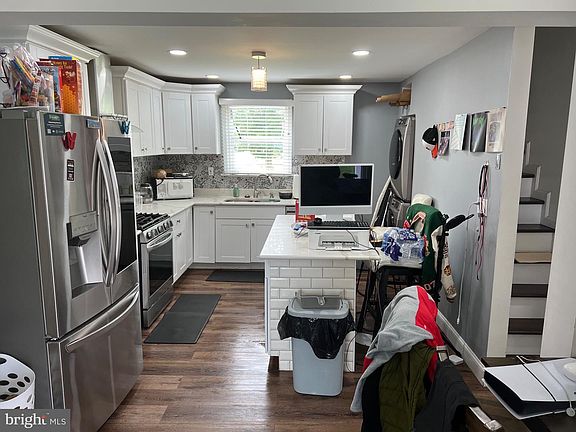 4th image of 74 Smith Ave
