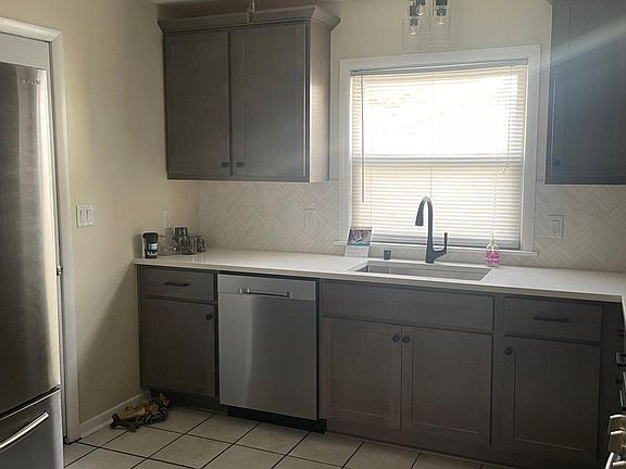 4th image of 6419 Milwaukee Ave