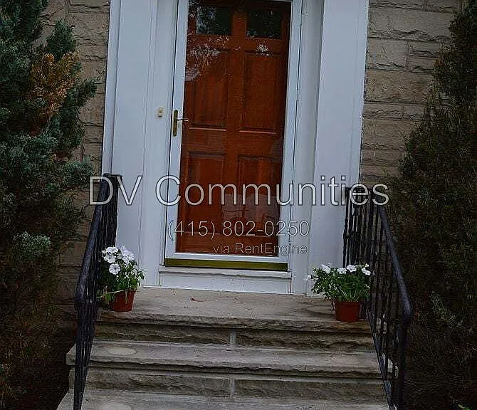 23805 E Groveland Rd — Photo 3