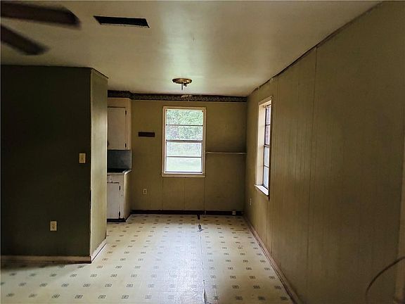 3rd image of 48459 Whiskey Ln
