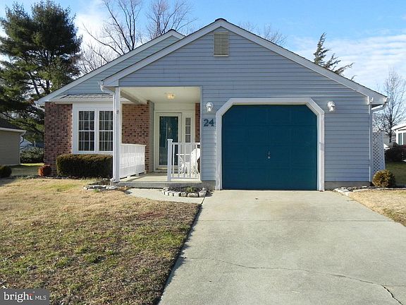 5th image of 24 Knollwood Dr