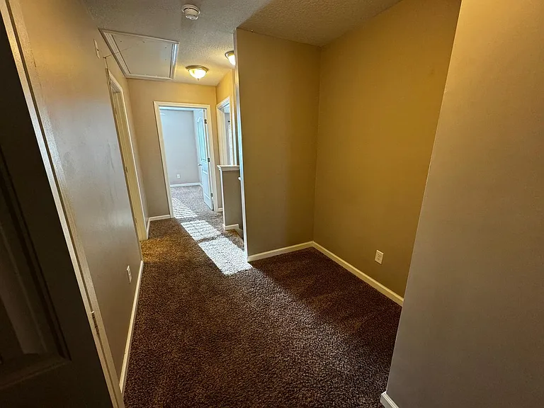 75 Walker Ct — Photo 16