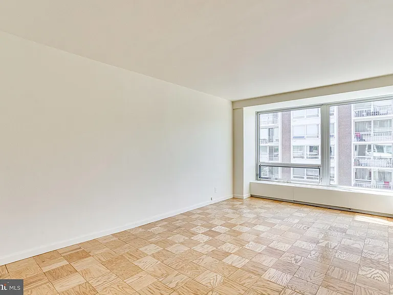 1425 4th St SW #A305 — Photo 32
