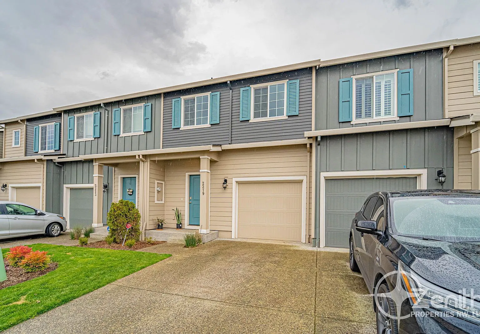 3 bed, 2.5 bath, 1352 sqft, $2,095 — Photo 3