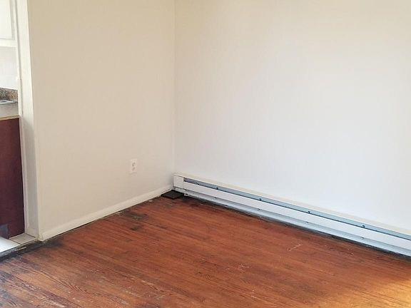 3rd image of 5025 Penn St #D