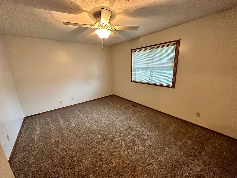 2321 W Sumner St — Photo 6