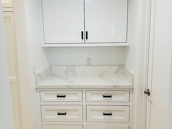 5th image of 188 Cedar Crest Ave #6