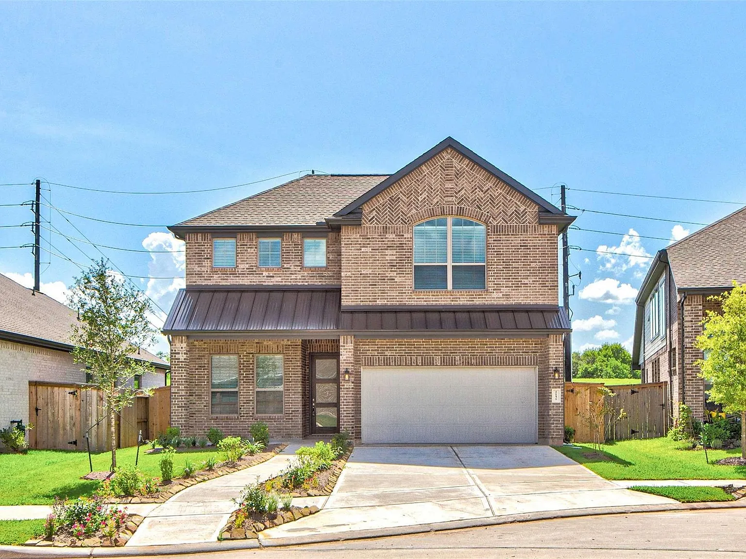 4 bed, 3.0 bath, 2706 sqft, $3,000 — Photo 1