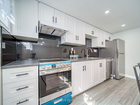 5th image of 36 Beaver Valley Rd #1