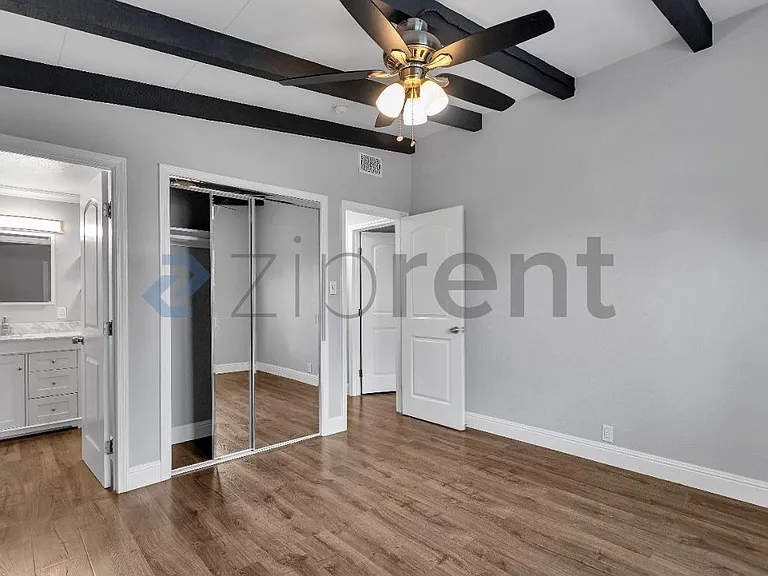 717 Pebble Dr — Photo 16