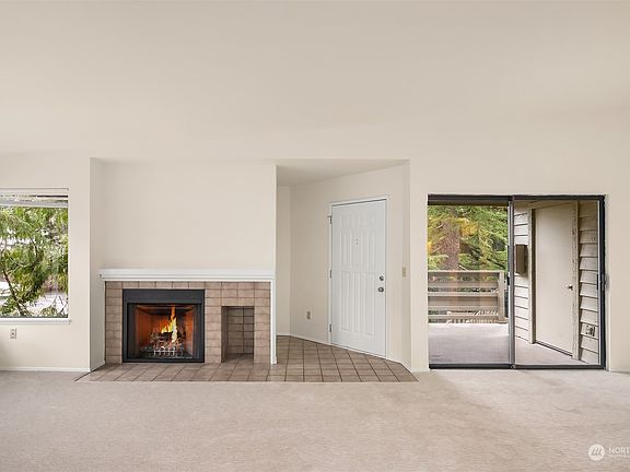 4th image of 1336 Bellevue Way NE #2