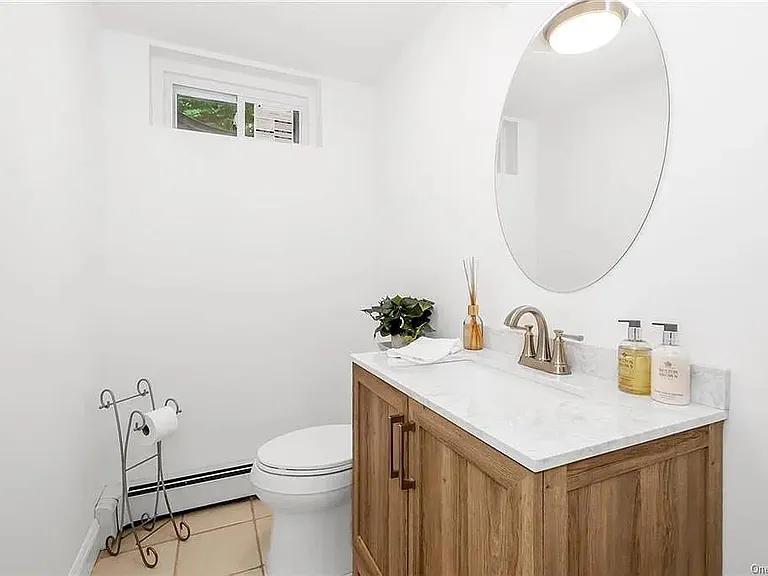 Half Bath (lower level)