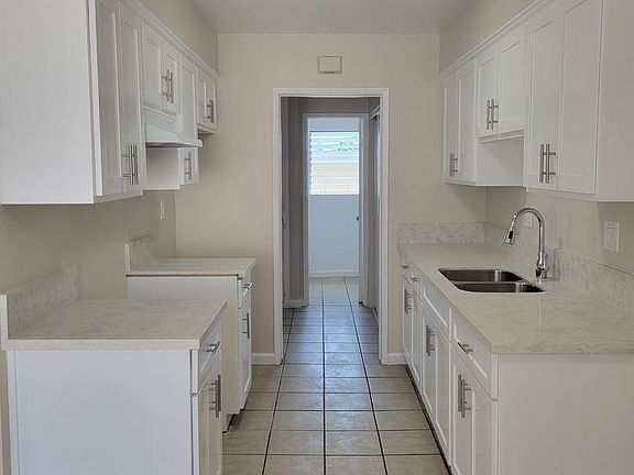 2nd image of 1871 Chestnut Ave APT 203