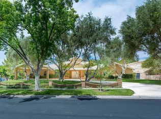 2 Quail Hollow Dr, Henderson, NV 89014