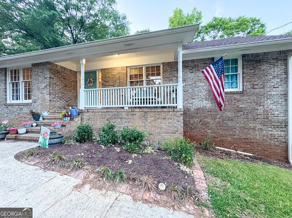15 Laurelwood Cir, Griffin, GA 30224