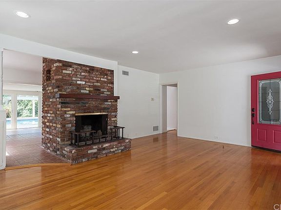 5th image of 614 W Park Ln