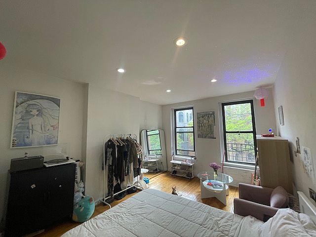 1st image of 331 E 88th St APT 3B