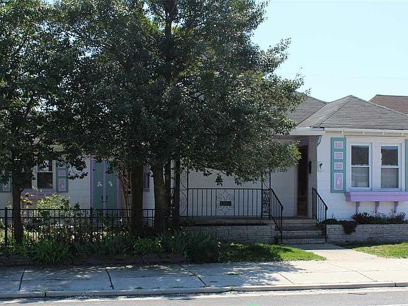 3rd image of 1351 Bay Ave