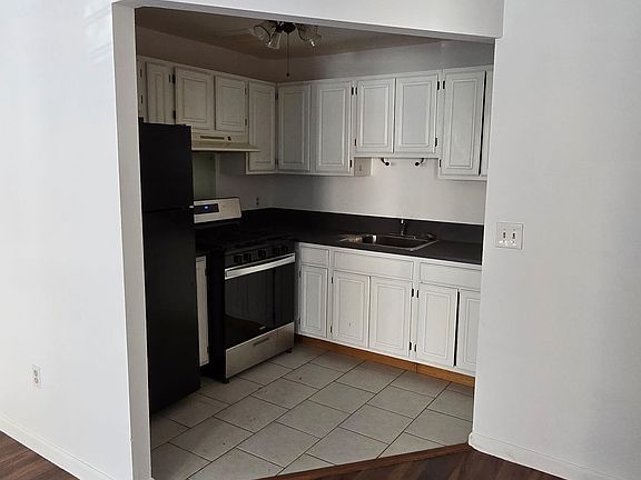 2nd image of 2028 Bergen St Unit 2