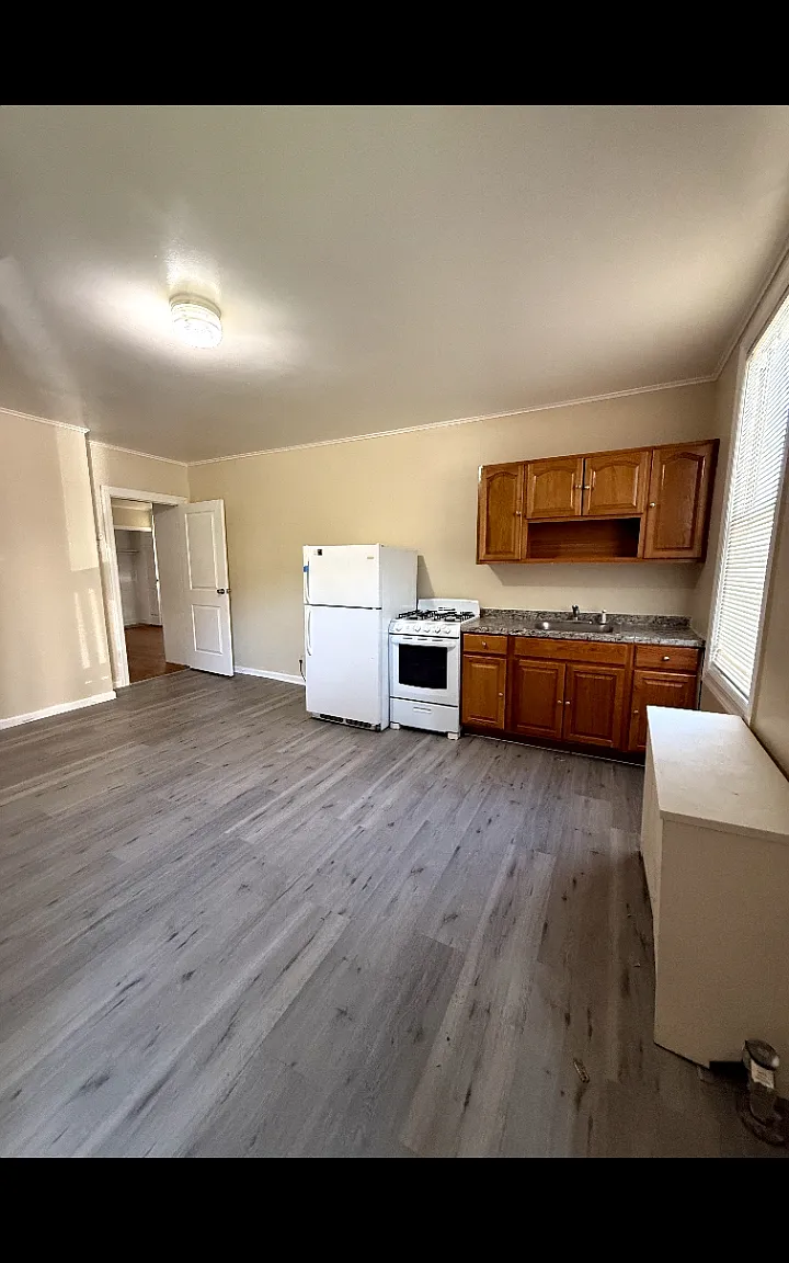 1 bed, $1,595 — Photo 1
