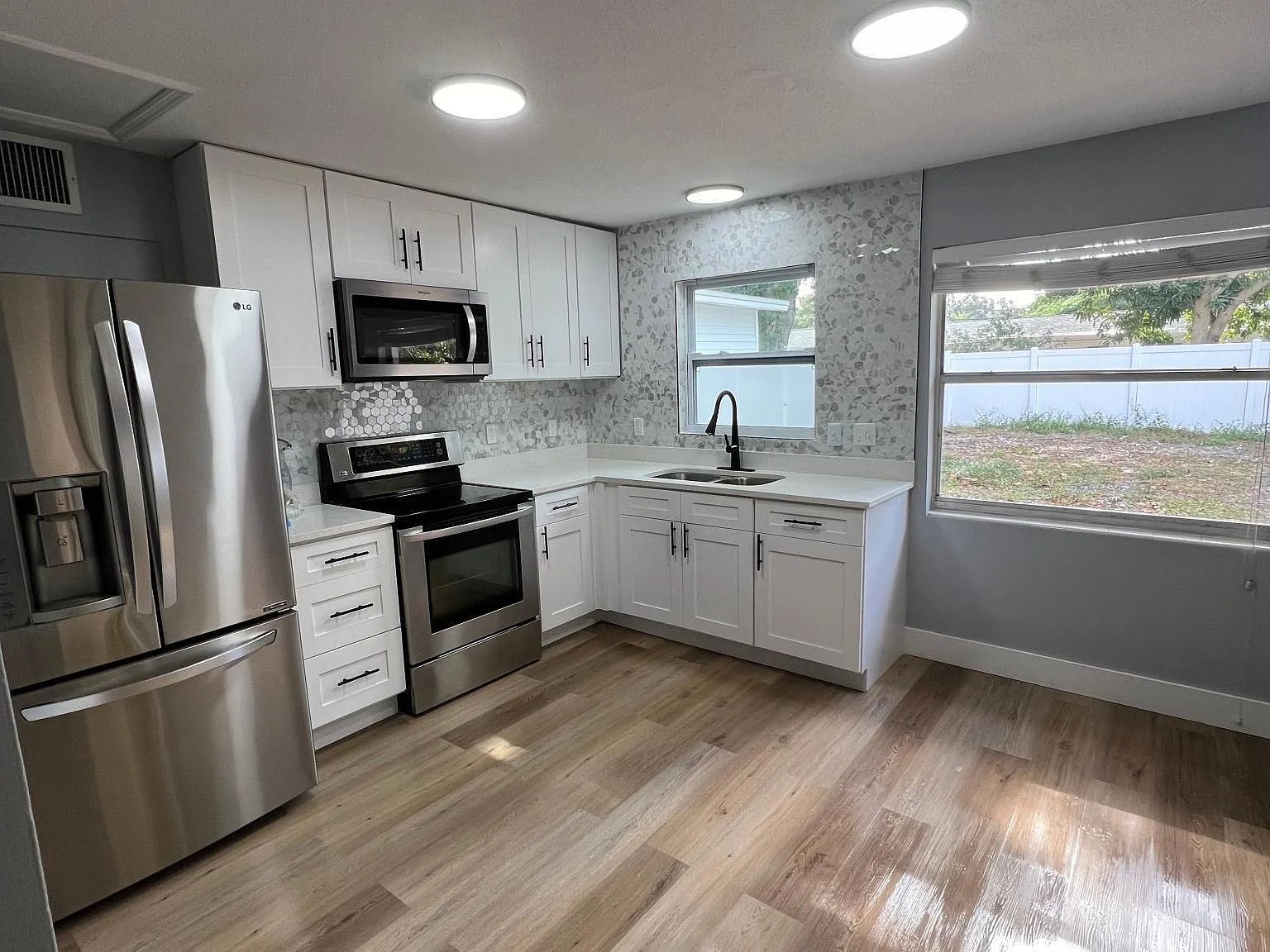 1465 Jeffords St — Photo 4