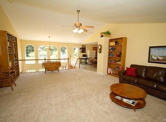 3rd image of 110 Casmer Dr