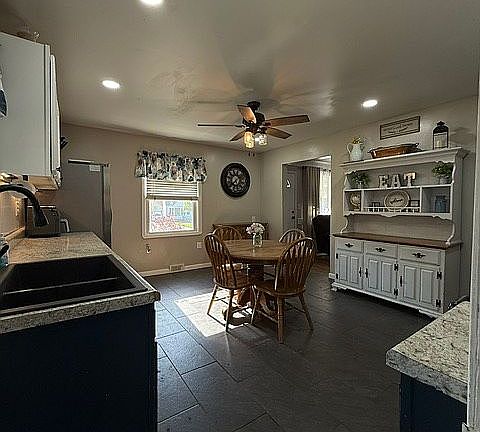 4th image of 4697 Ridge Rd