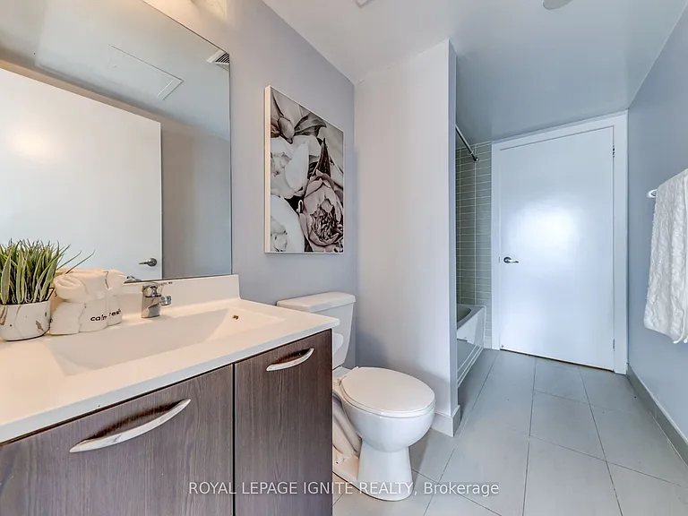 38 Joe Shuster Way #722 — Photo 18