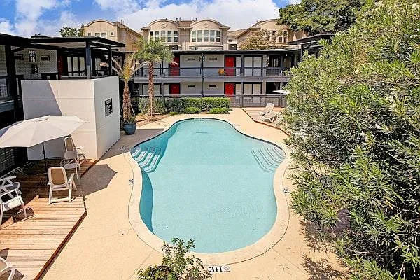 KP Hyde Park — Photo 1