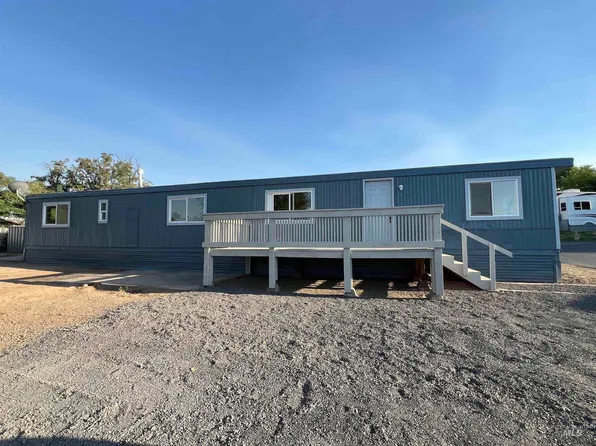1135 20th Ave Trailer 8, Clarkston, WA 99403