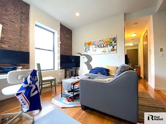 4th image of 724 Franklin Ave #3B