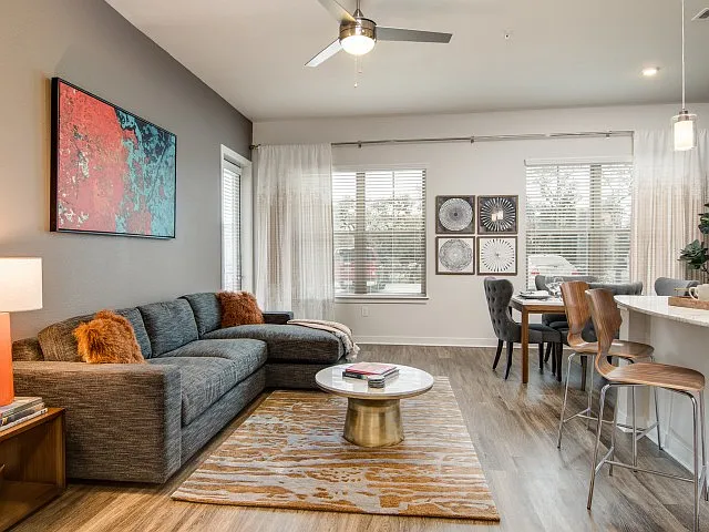Overture Stone Oak 55+ Apartment Homes — Photo 33