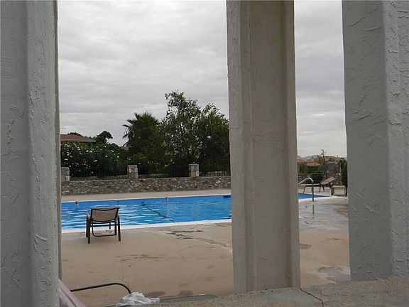 3rd image of 6201 Escondido Dr APT 9F