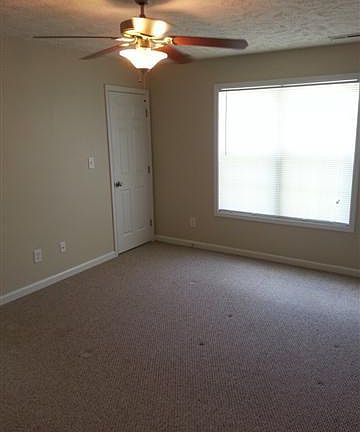 4th image of 2707 Kentberry Ave