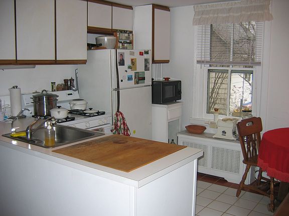3rd image of 35 Garrett Ave