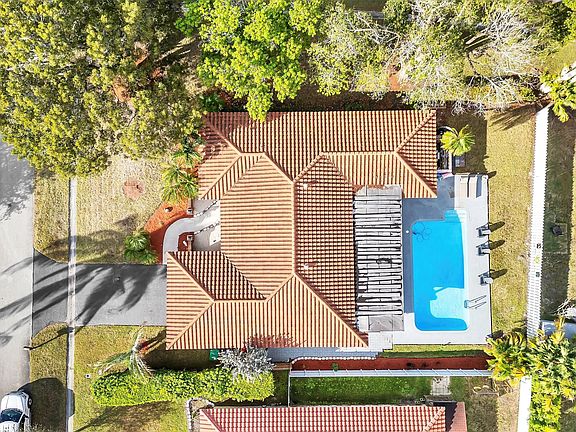 2nd image of 2877 NW 122nd Avenue
