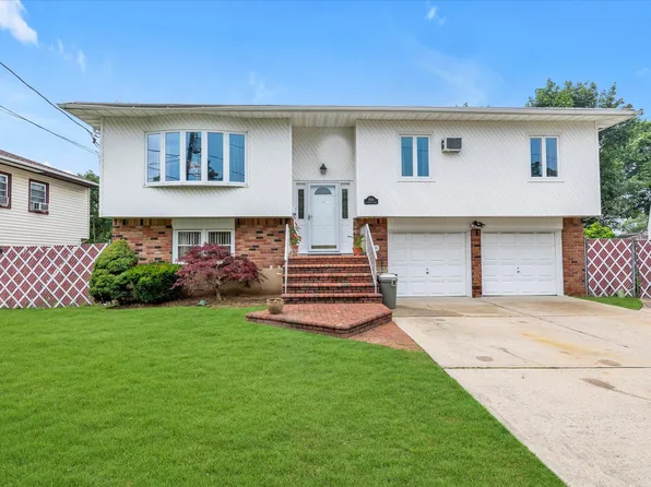 399 N Virginia Avenue #A, Massapequa, NY 11758