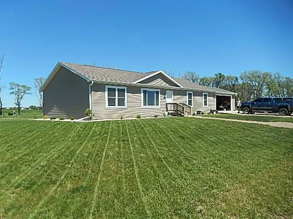 1020 Lloyd Ln, Chamberlain, SD 57325